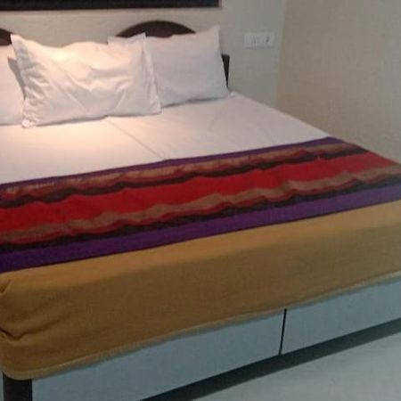 Shraddha Hotel Bombay Extérieur photo