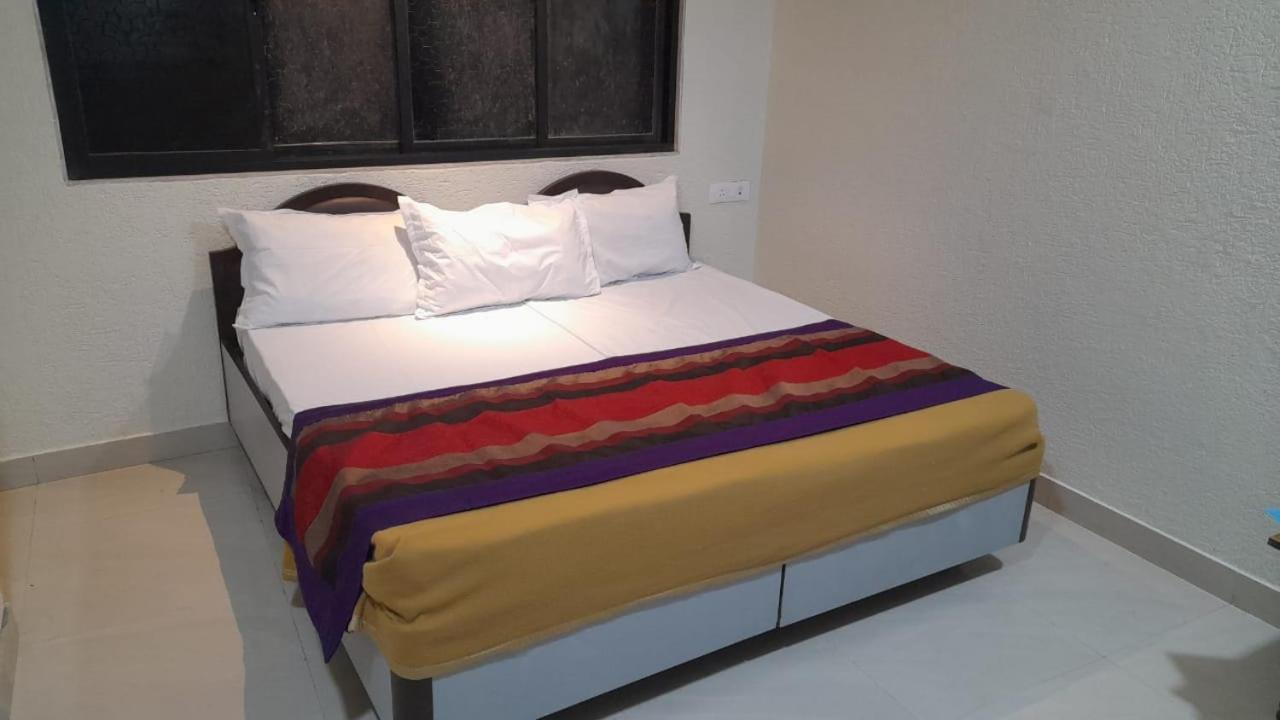 Shraddha Hotel Bombay Extérieur photo